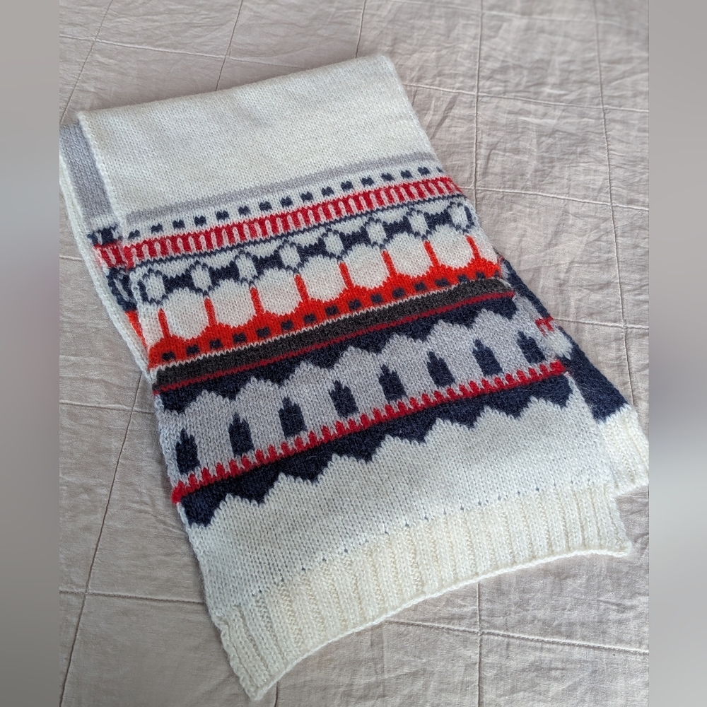 Cosy Nordic Gap Scarf